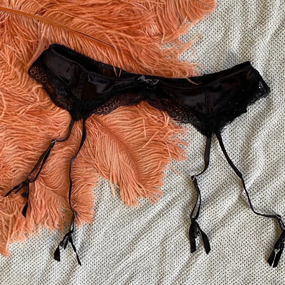 H&M Garter Belt - Free with purchase!!